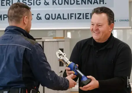 Granzow Kunde leiht ein Gerät aus